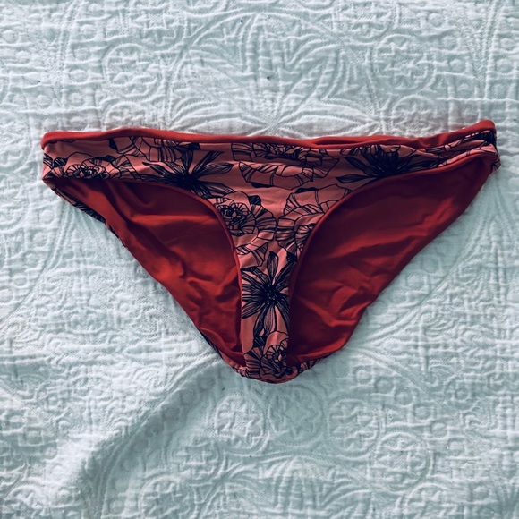 Maaji rust colored reversible bikini bottoms - Picture 2 of 3
